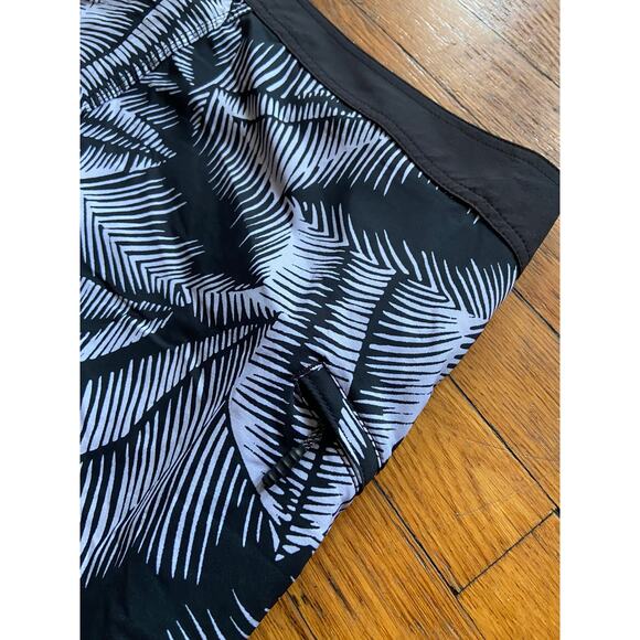 VOLCOM Mod-Tech Hawaii Black/White Floral Boardshorts sz 36 - Picture 6 of 12